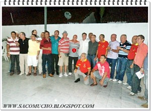 09 Ao centro o Alte. Leitão com camisa listrada e marcado com o N° 1